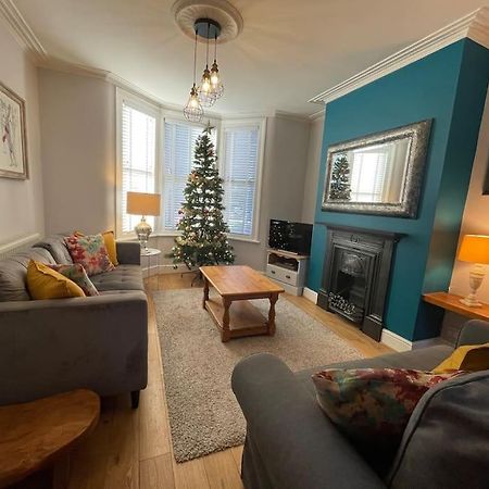 Gloucester Rd 2 Mins Away - Fab, New, Trendy House Bristol Exterior photo