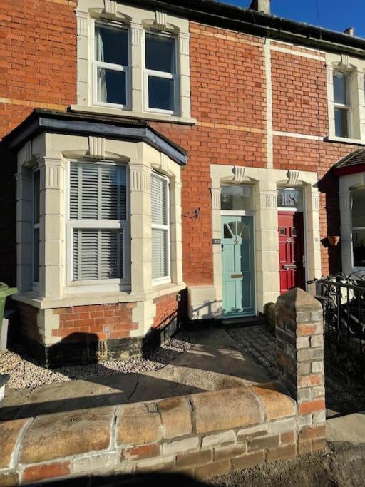 Gloucester Rd 2 Mins Away - Fab, New, Trendy House Bristol Exterior photo