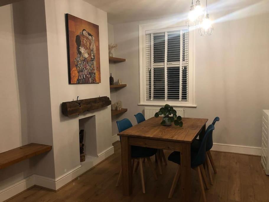 Gloucester Rd 2 Mins Away - Fab, New, Trendy House Bristol Exterior photo