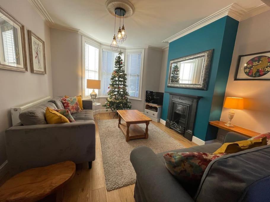 Gloucester Rd 2 Mins Away - Fab, New, Trendy House Bristol Exterior photo